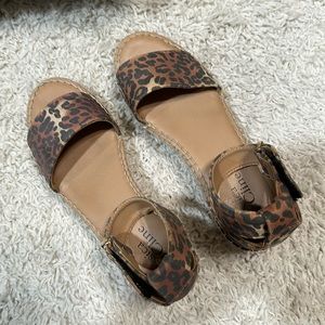 Jessica Cline Sandals - Size 7